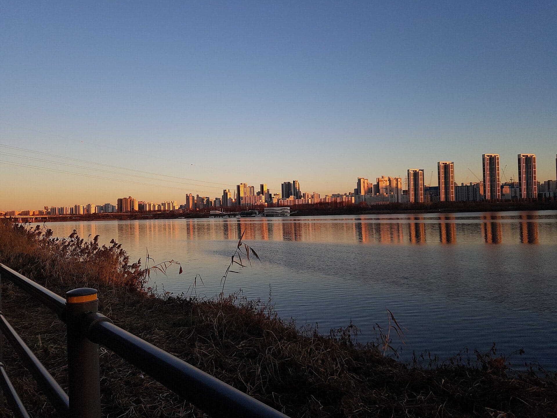 hero-seoul-river-sunset.jpg 미리보기